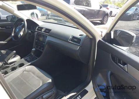 2015 Volkswagen Passat 1.8T Limited Edition из США, поврежденный, VIN 1VWAT7A37FC075506